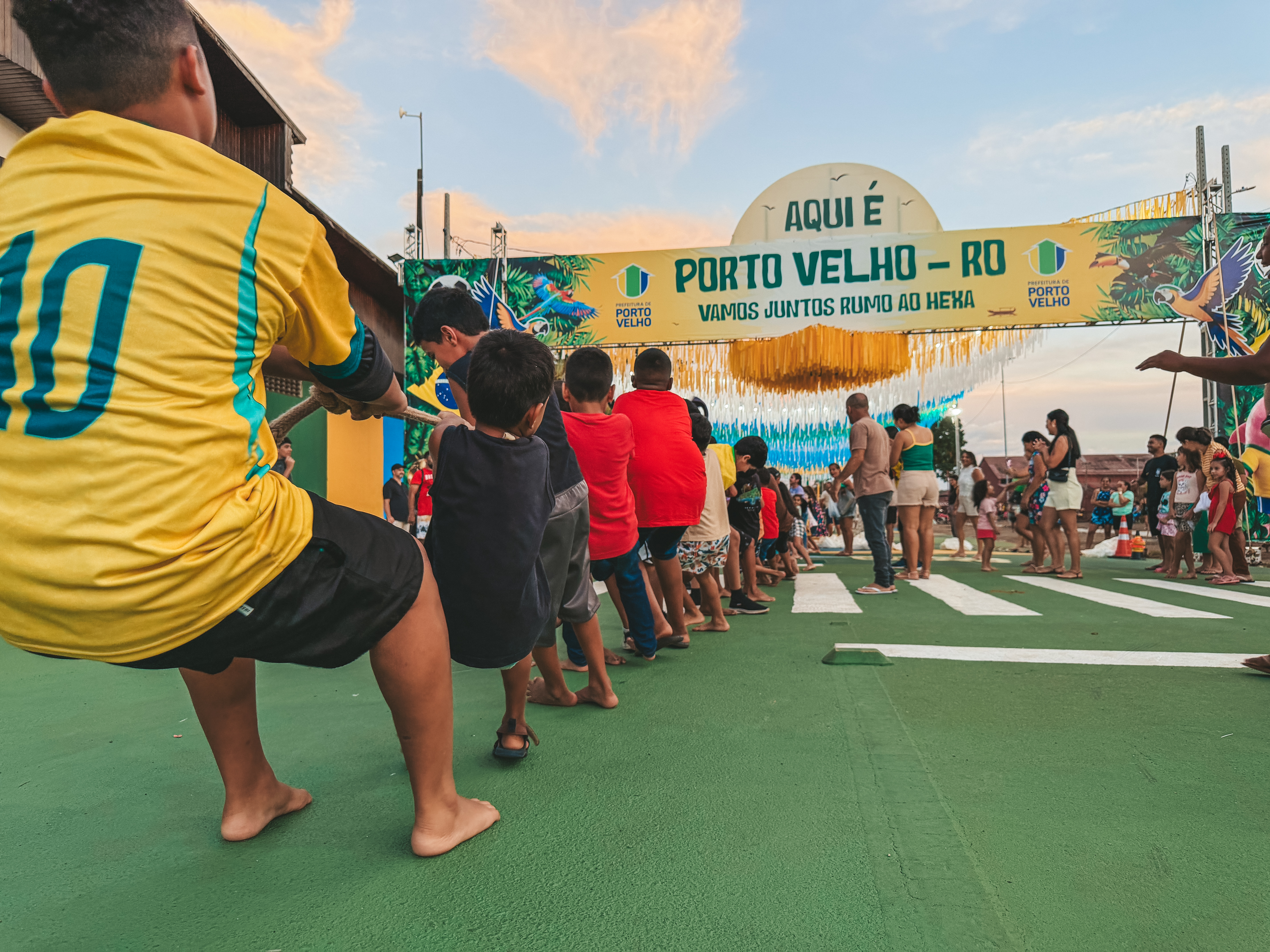 COPA DO MUNDO - Rua do Hexa atrai multidões e vira novo cartão-postal de Porto Velho