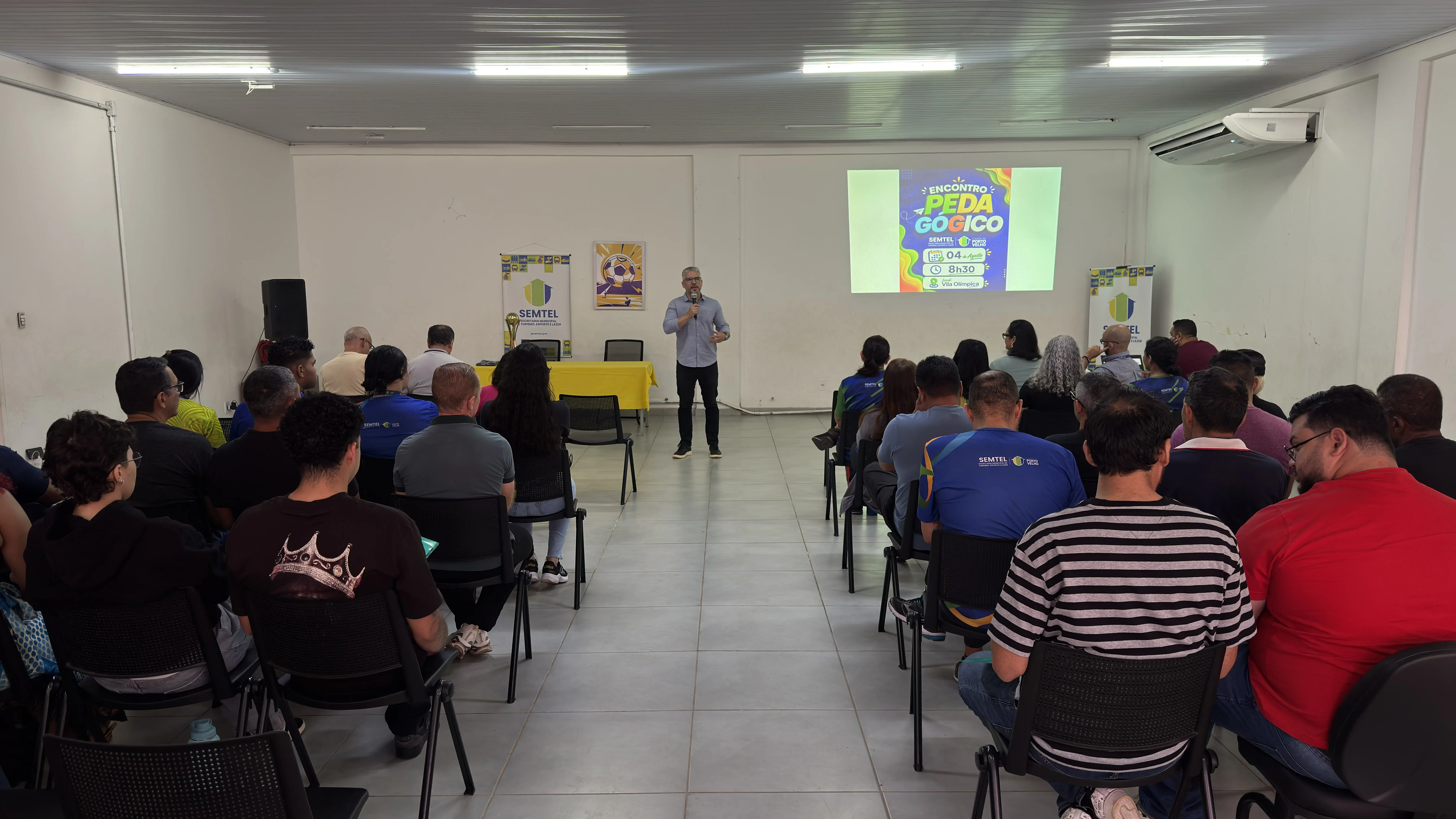 Encontro Pedagógico fortalece qualificação de professores dos programas esportivos da Semtel