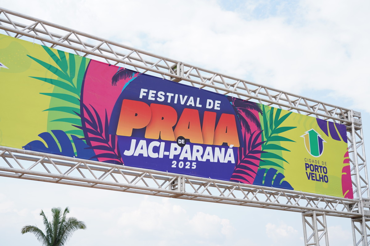 PARANÁ - Festival de Praia movimenta o turismo e o comércio da região