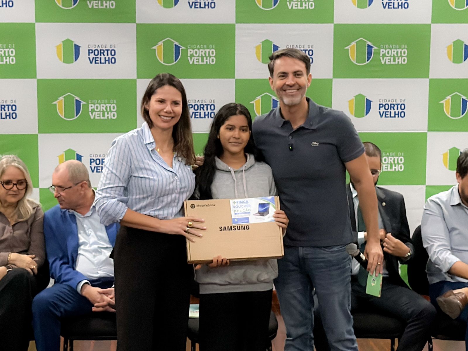 Nelice Milena destacou o apoio aos estudantes com doação de notebooks e incentivo à formação profissional